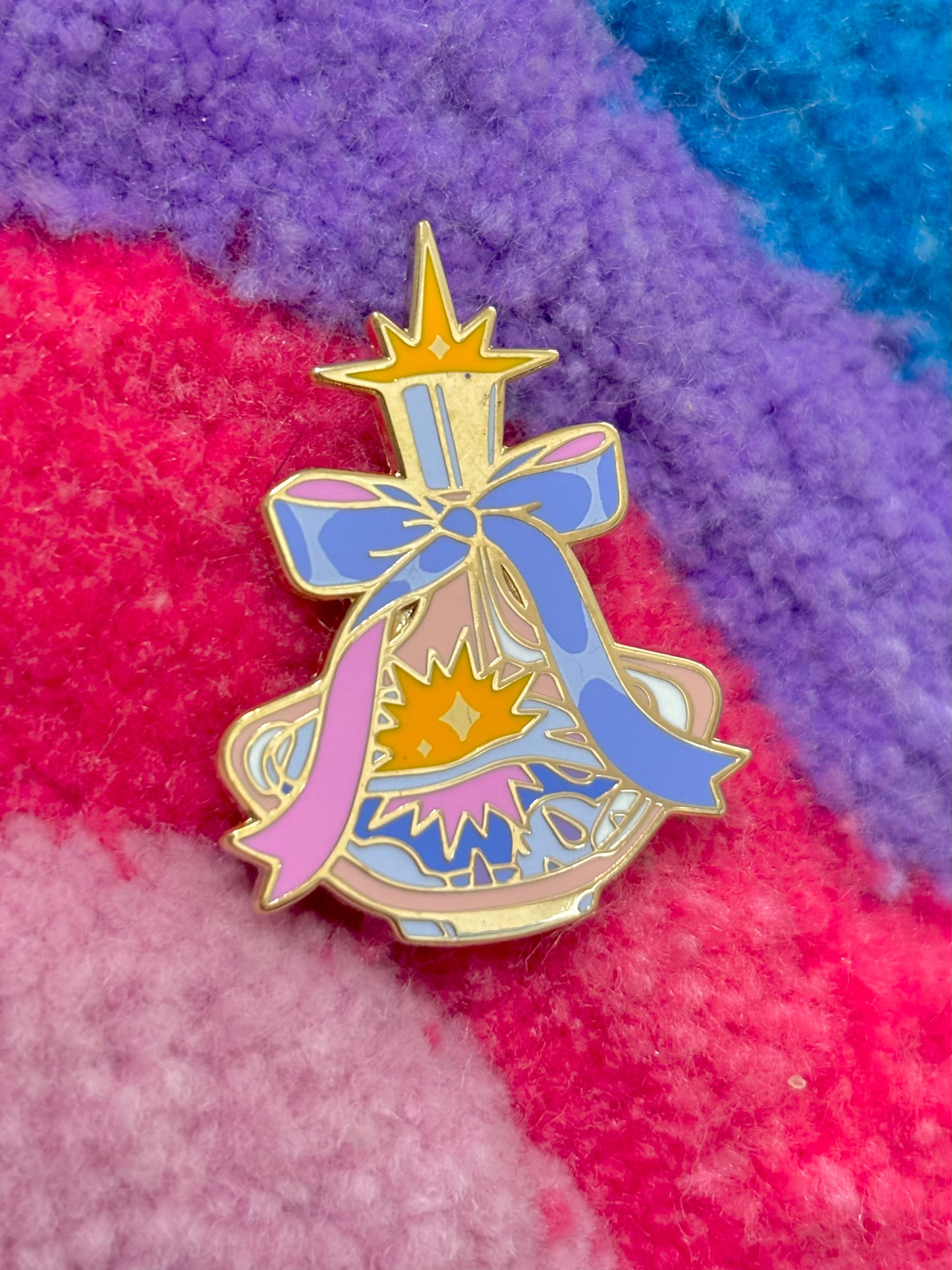 Sunlight Perfume - Enamel pin