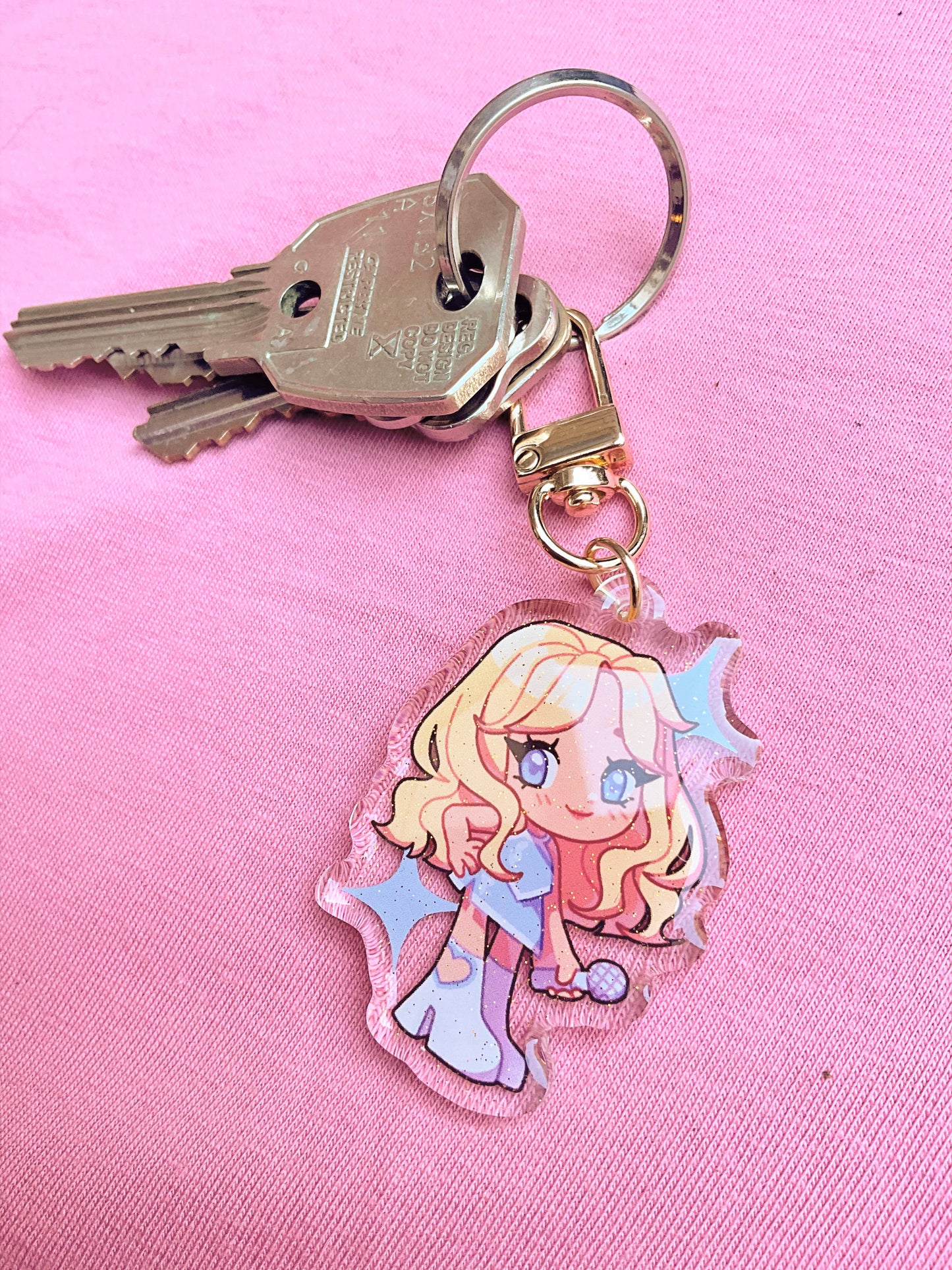 Sabrina Carpenter Juno pose - Acrylic keychain gacha