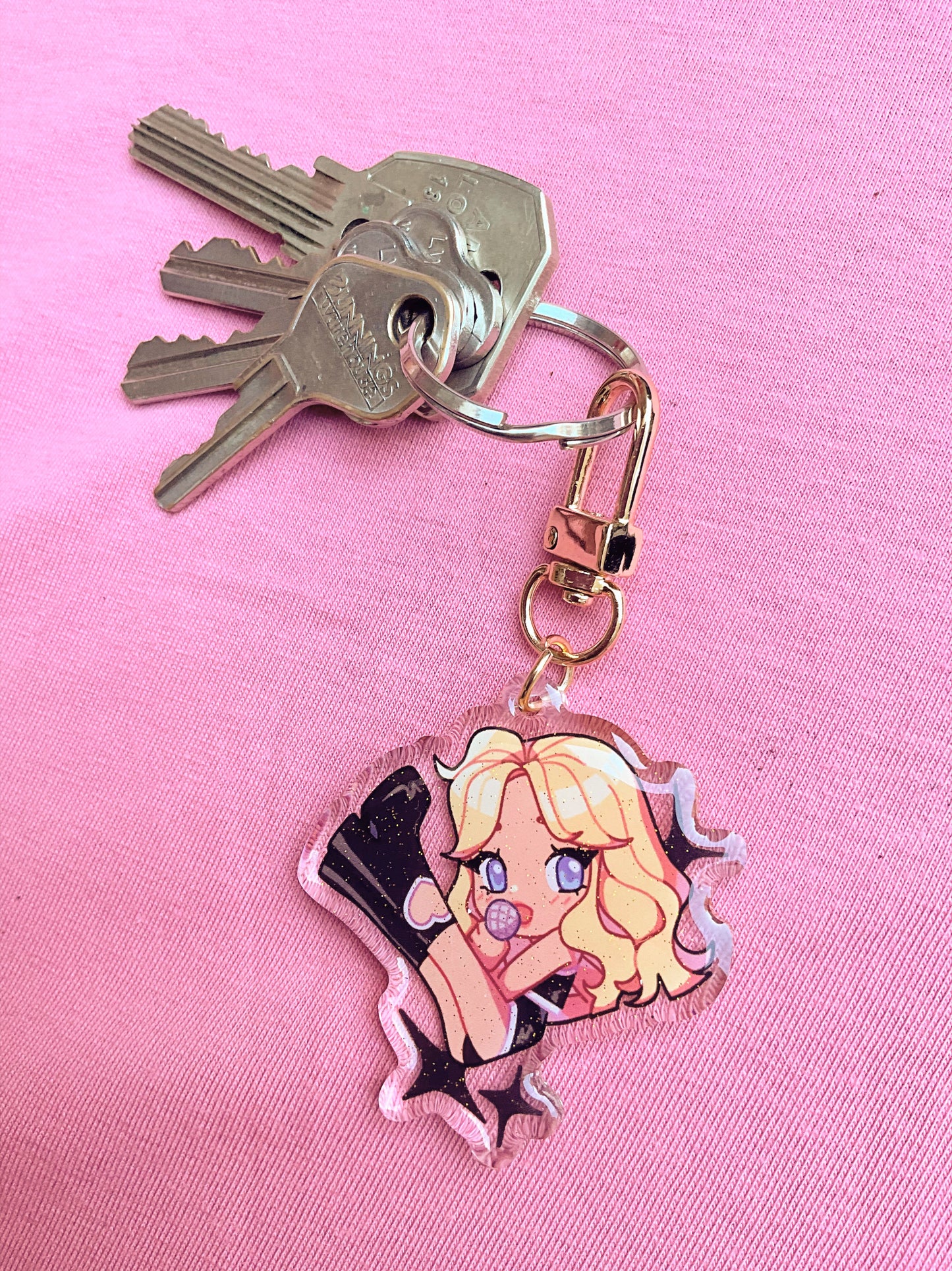 Sabrina Carpenter Juno pose - Acrylic keychain gacha