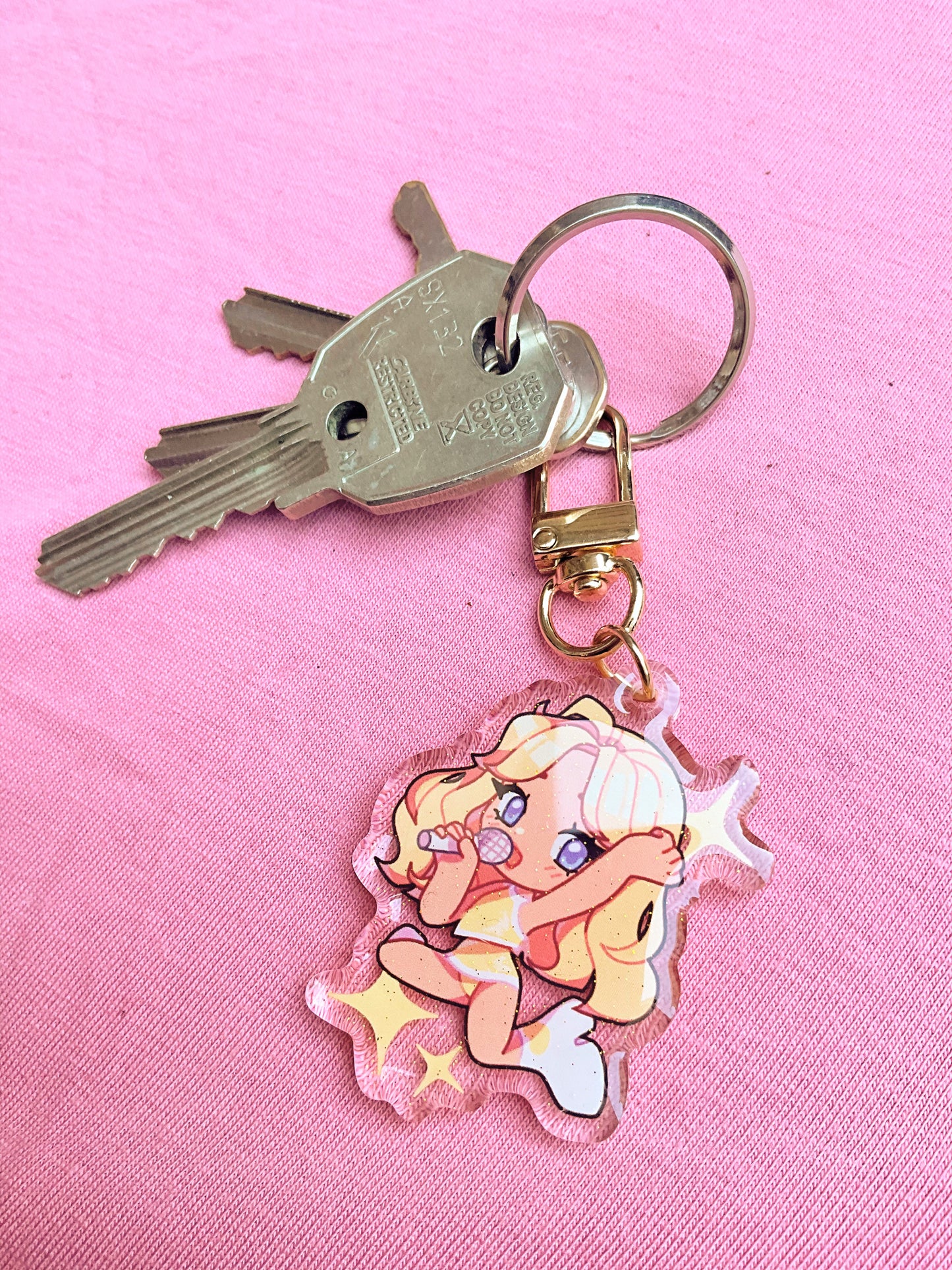 Sabrina Carpenter Juno pose - Acrylic keychain gacha