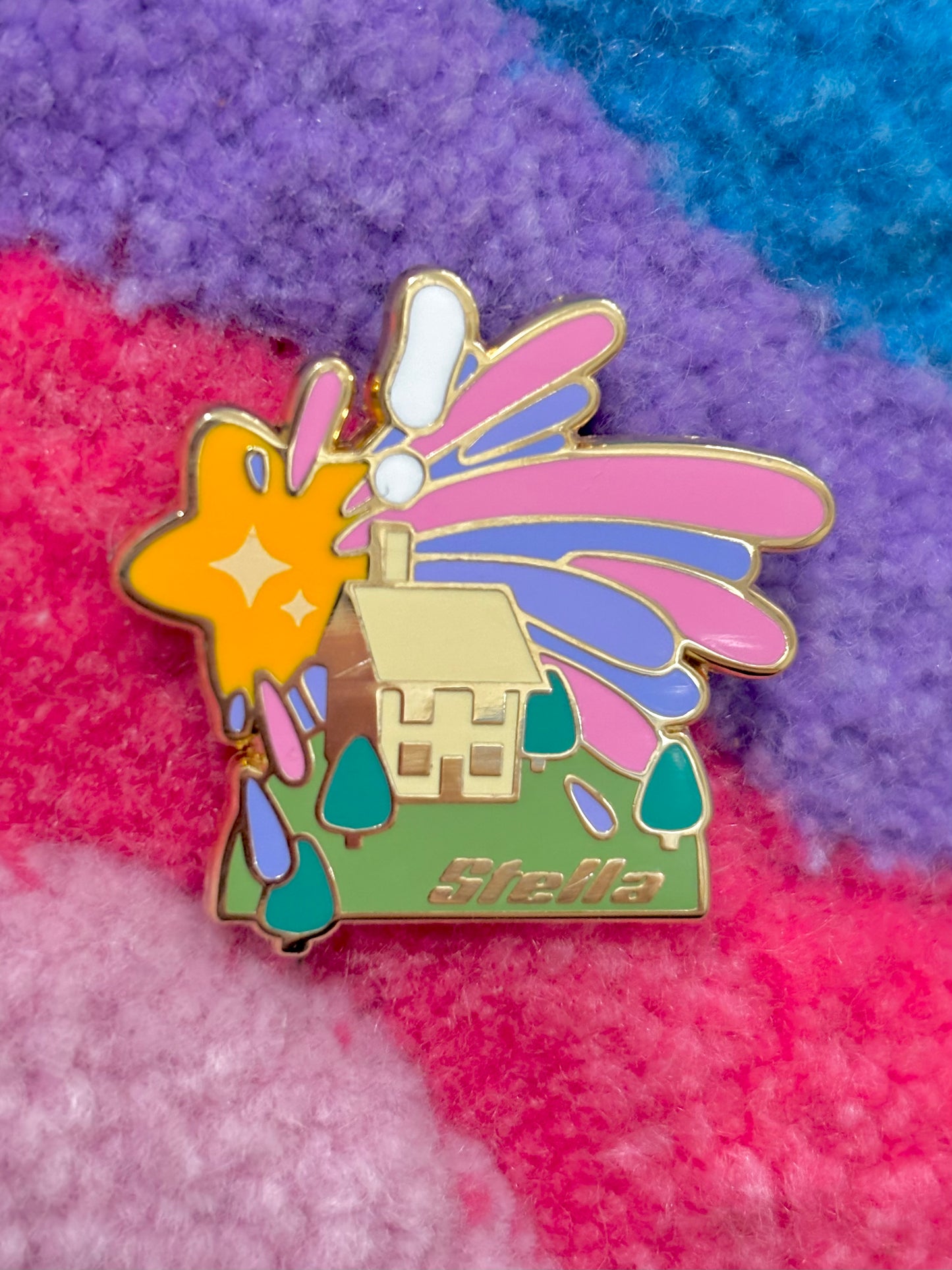 Stella house - Enamel pin