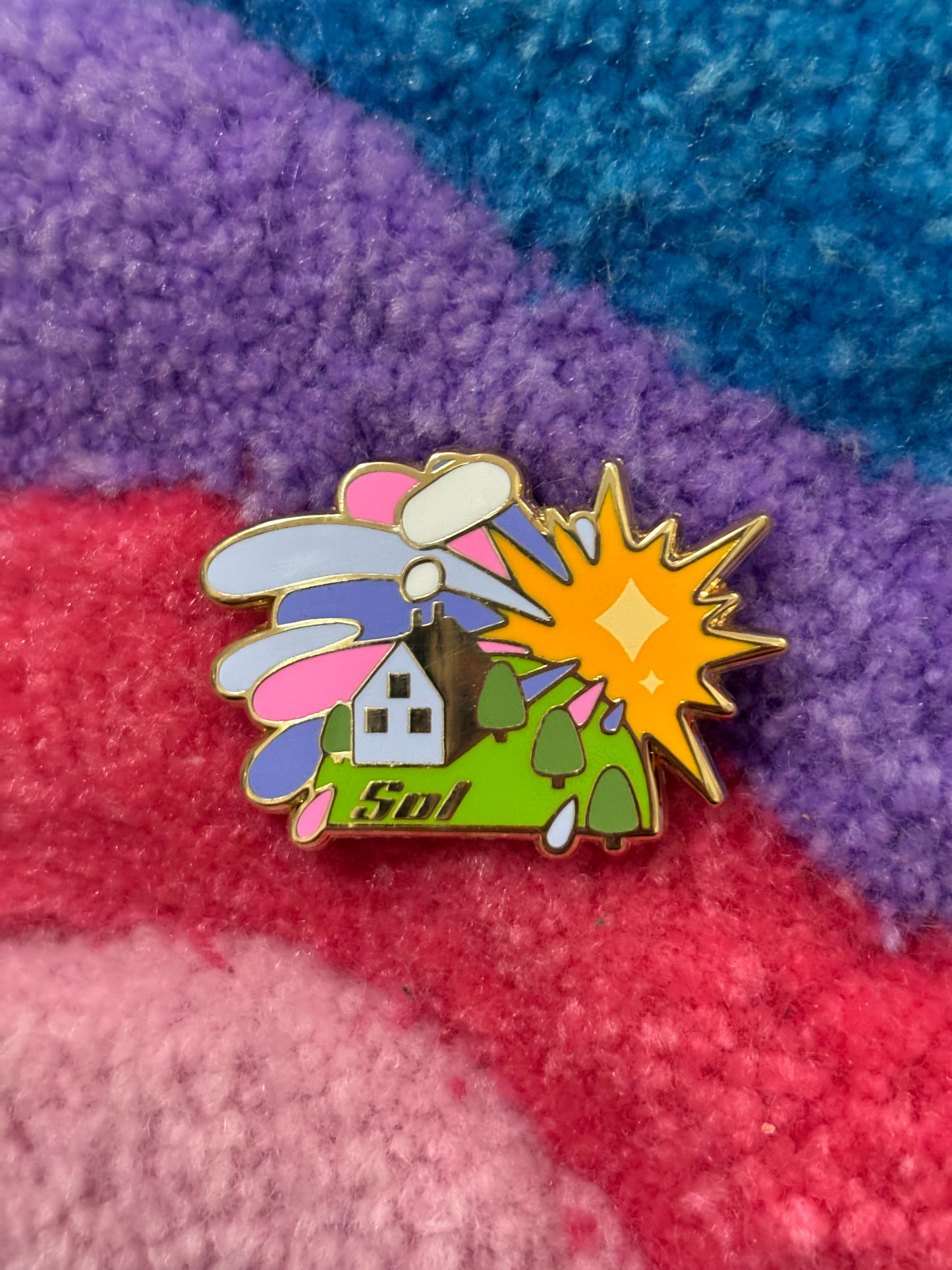 Sol farm - Enamel pin