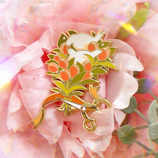 Dove bouquet - Enamel pin